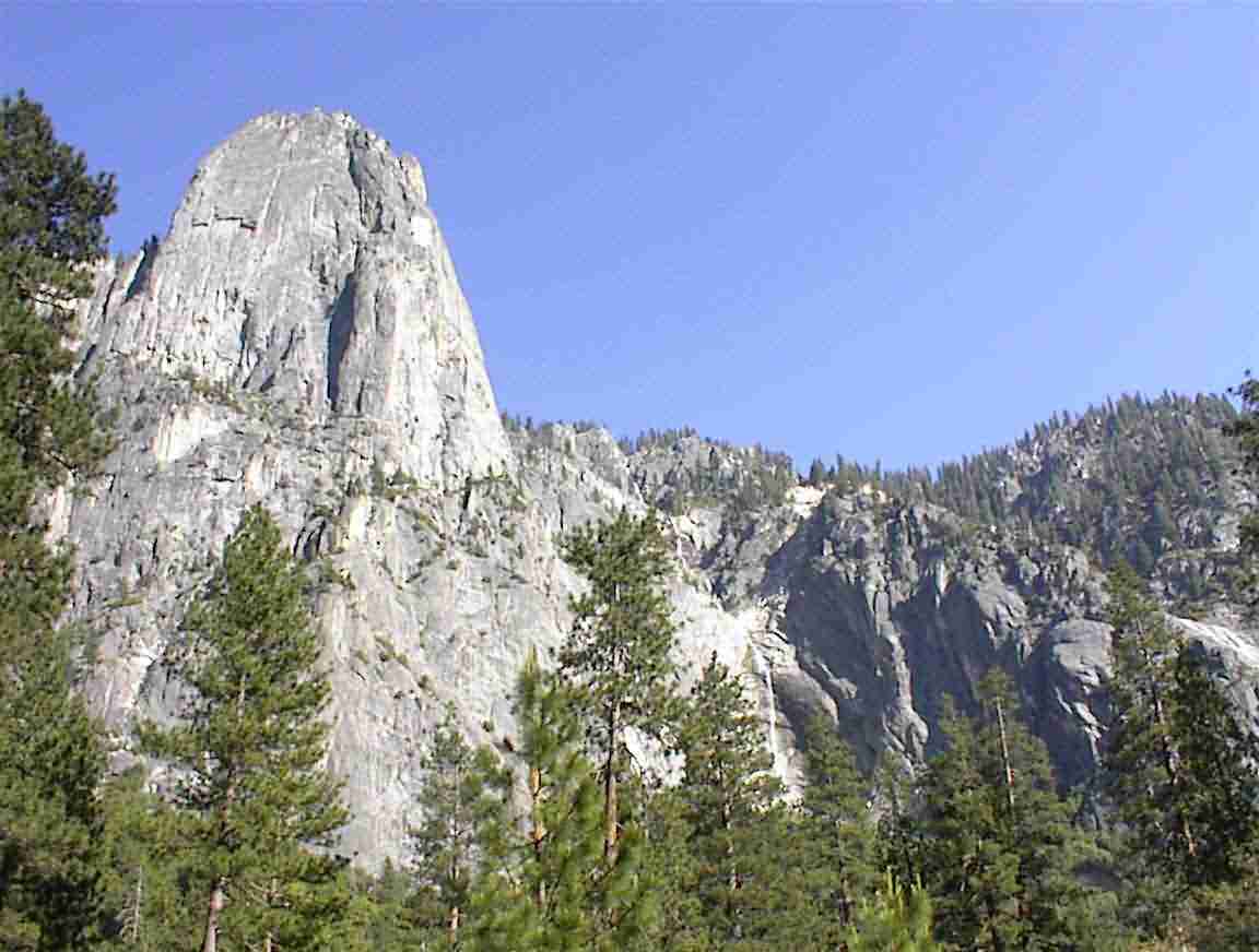 Yosemite1.jpg (182675 bytes)