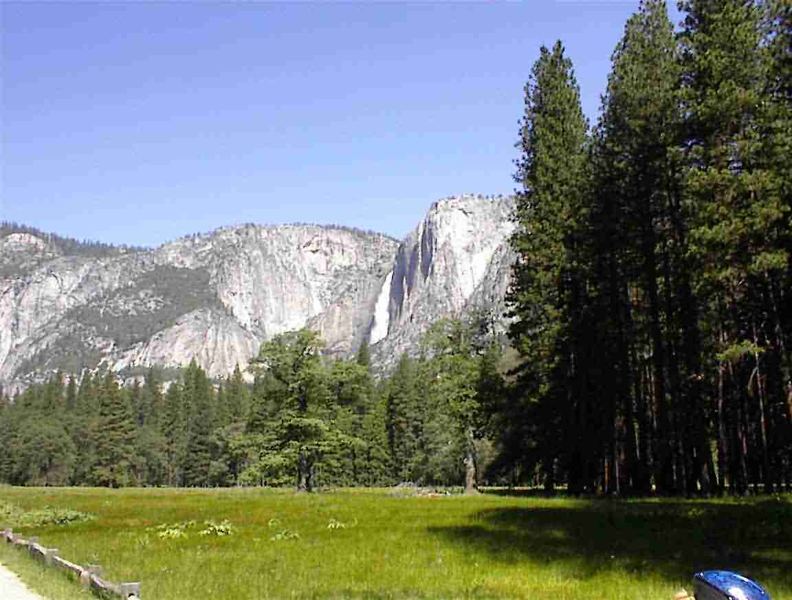 Yosemite1.jpg (182675 bytes)